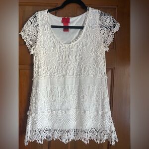 V Cristina Woman’s White Lace Top Size Medium